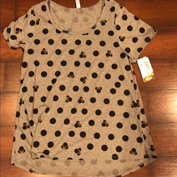 LuLaRoe Tops - LulaRoe Classic Tee